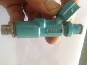 Toyota Xli and Gli Genuine Injector available on low price