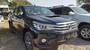 Toyota Hilux Revo V Automatic 3.0  2017 for Sale